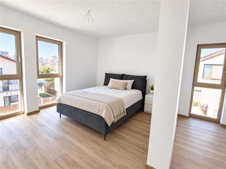 Apartament cu 2 camere decomandat în Tractorul