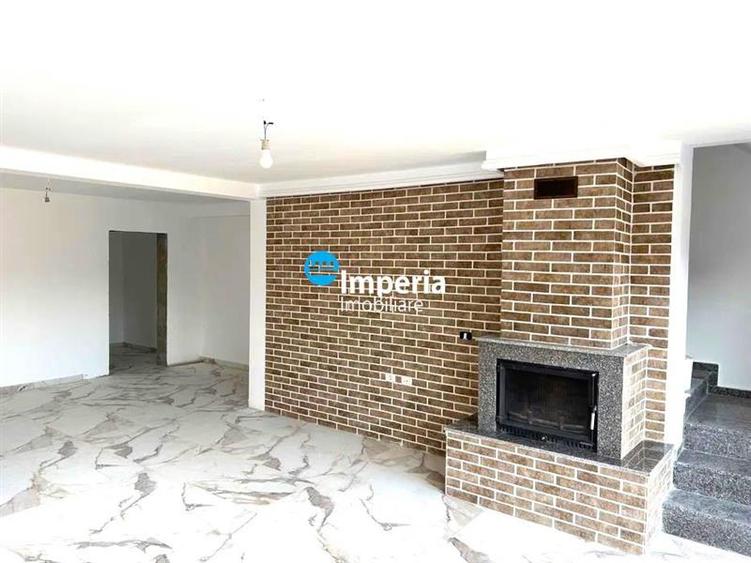 Casă individuală cu 6 camere cu Canalizare în Lunca Cetățuii