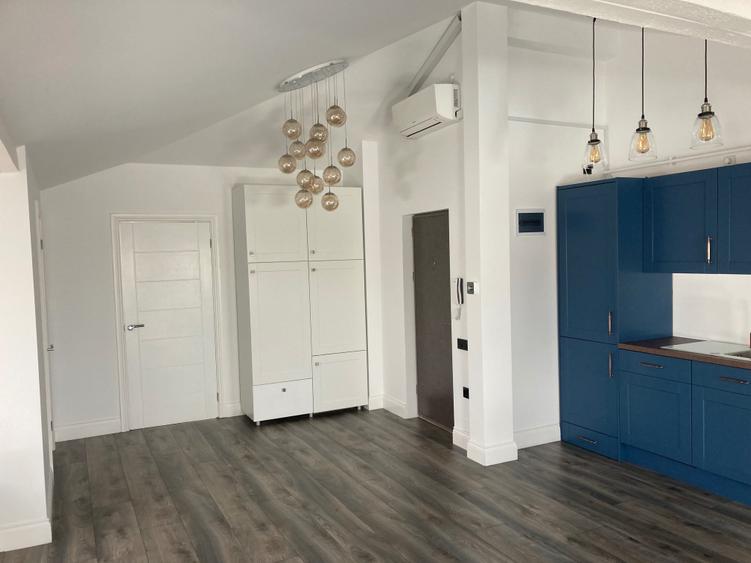 Apartament cu 2 camere decomandat în Europa