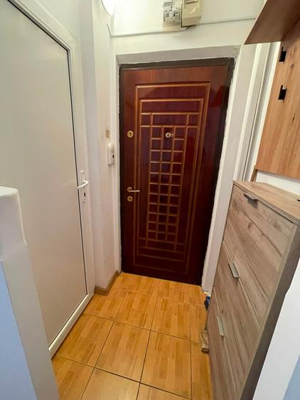 Apartament cu 2 camere nedecomandat în Podu Roș