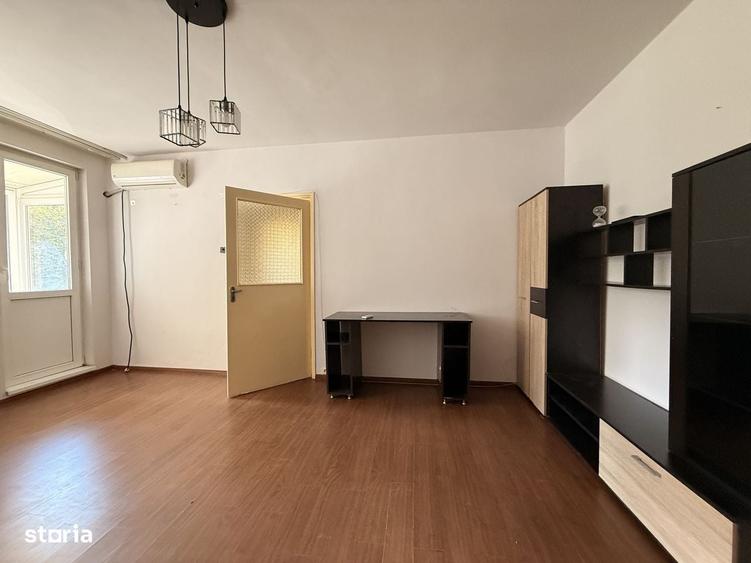 Apartament cu 2 camere semidecomandat în 1 Mai