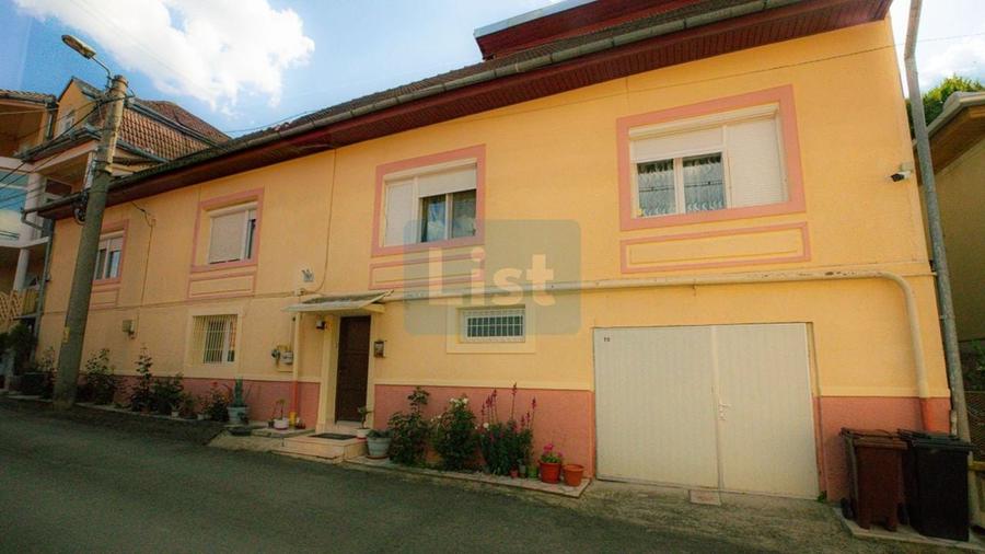 Casă cu 7 camere cu Canalizare în Centrul Civic