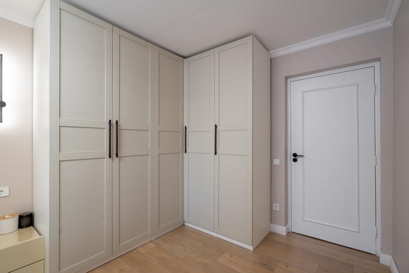 Apartament cu 3 camere decomandat în Barbu Văcărescu
