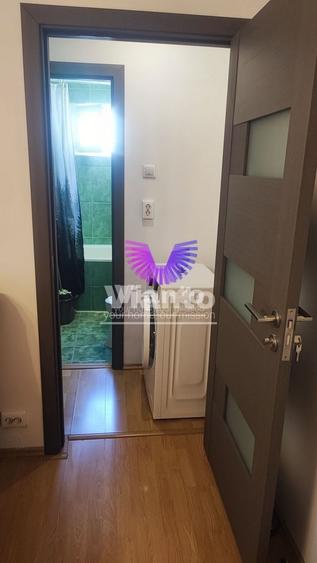 Apartament cu 3 camere semidecomandat, mobilat în Mihai Viteazul