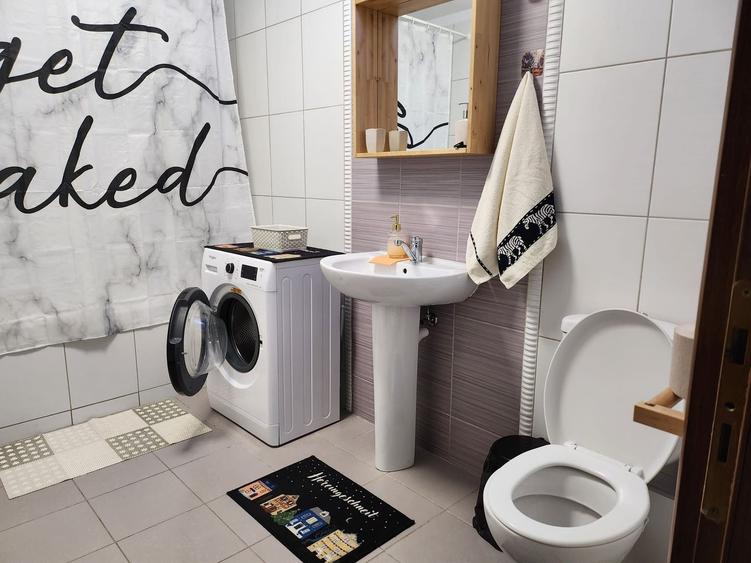 Apartament cu 2 camere decomandat, mobilat în Splaiul Unirii