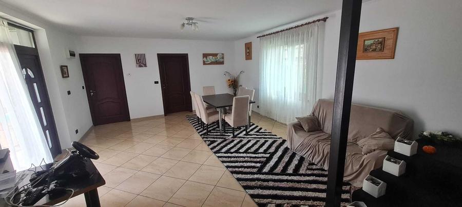 Casă cu 4 camere în Bălțați