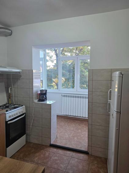 Apartament cu 3 camere decomandat în C5