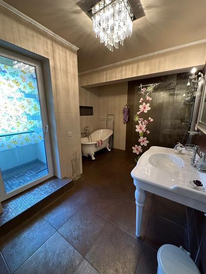 Penthouse cu 4 camere decomandat, mobilat în Băneasa