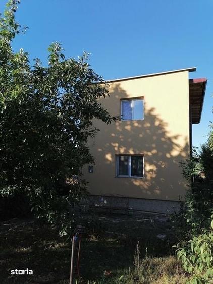 Casă cu 4 camere cu Teren 100 Mp în Buzoești