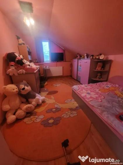 Casă cu 5 camere cu Teren 1100 Mp în Central