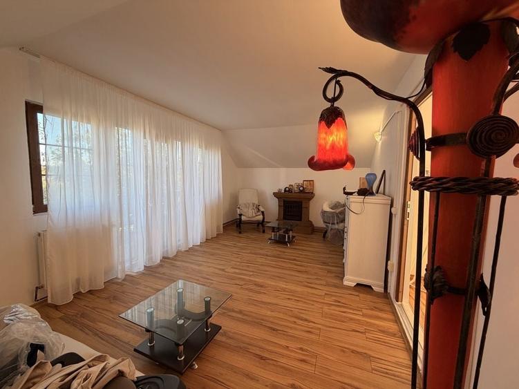 Casă cu 4 camere în Ultracentral