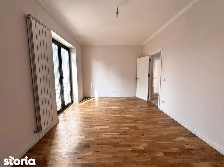 Apartament cu 3 camere în Tei