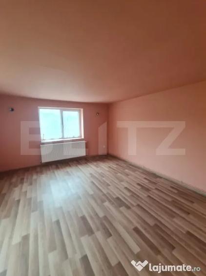Casă cu 3 camere cu Teren 5520 Mp în Sânpaul