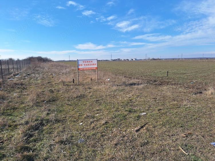 Teren de 5000 mp, în Periș