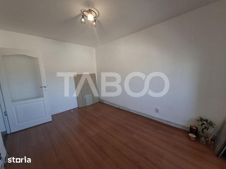Apartament cu 2 camere decomandat în Ștrand