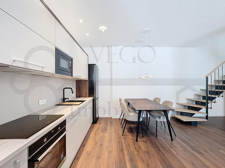 Apartament cu 3 camere semidecomandat, mobilat în Semicentral