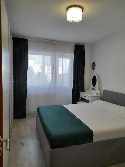 Apartament cu 4 camere semidecomandat în Central