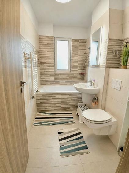 Penthouse cu 2 camere decomandat, mobilat în Aradului