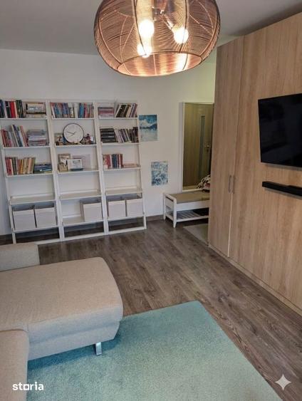 Apartament cu 3 camere, mobilat în Tei