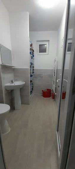 Apartament cu 2 camere decomandat în Micro 20