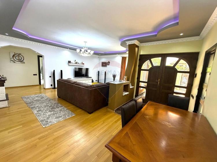 Casă individuală cu 4 camere cu Teren 557 Mp în Central