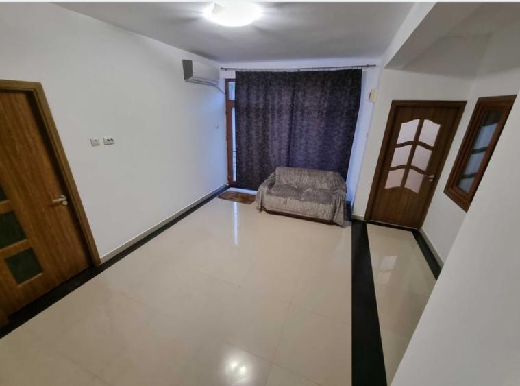 Casă cu 4 camere cu Teren 100 Mp în Central