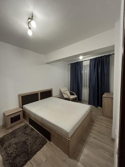 Apartament cu 3 camere decomandat în Gară