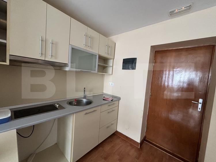 Apartament cu 2 camere semidecomandat, mobilat în Cloșca