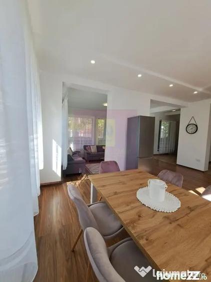 Casă cu 7 camere cu Teren 248 Mp în Piatra Arsă