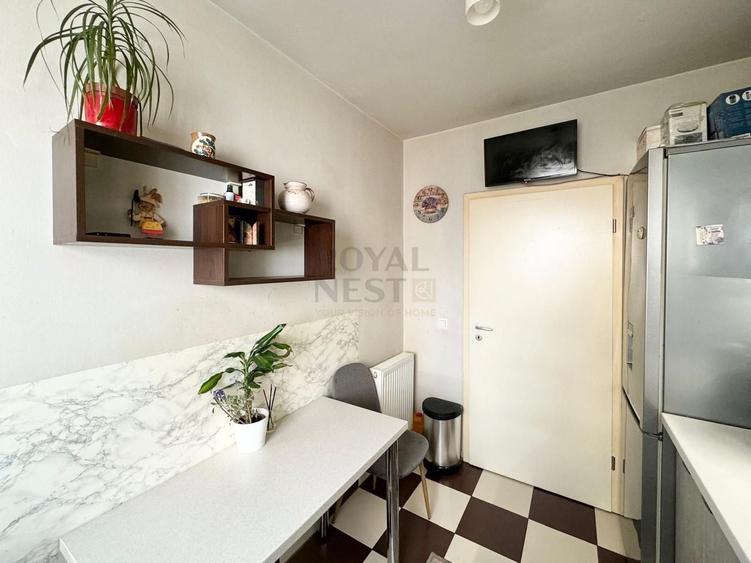 Apartament cu 2 camere decomandat în Avantgarden