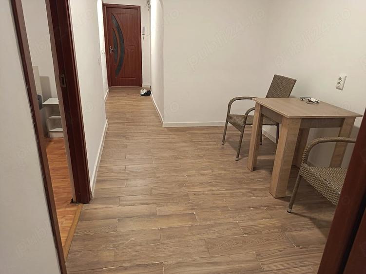 Apartament cu 3 camere decomandat în Patria