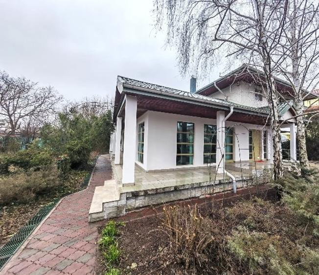 Casă individuală cu 6 camere cu Canalizare în Eforie Sud