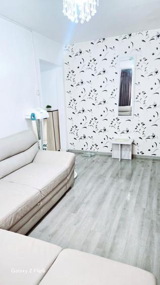 Apartament cu 2 camere semidecomandat în Craiovei