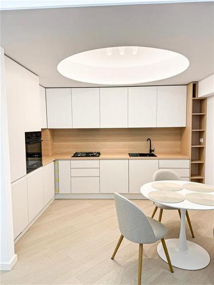 Apartament cu 3 camere semidecomandat, mobilat în Pipera