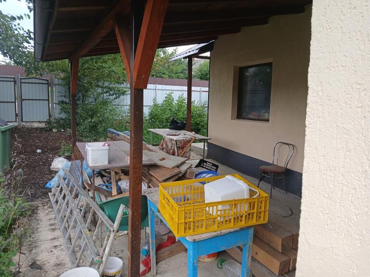 Casă individuală cu 2 camere cu Teren 2500 Mp în Brițcani