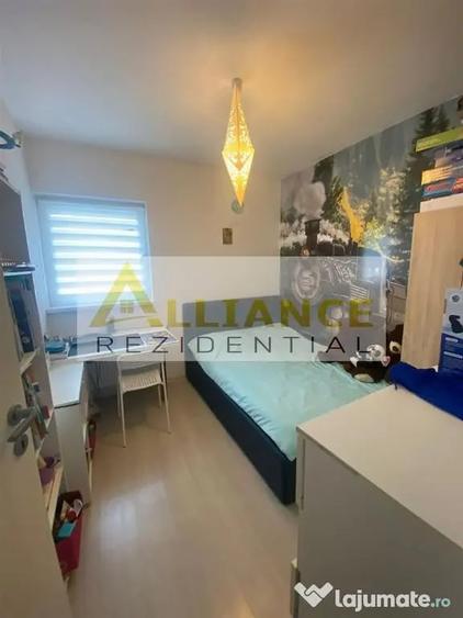 Apartament cu 3 camere decomandat în Central