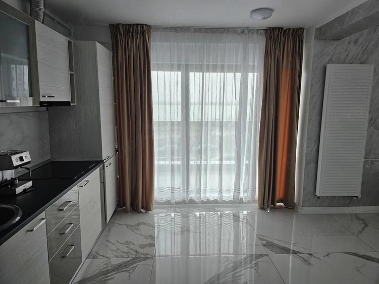 Apartament cu 3 camere decomandat în Exterior Vest