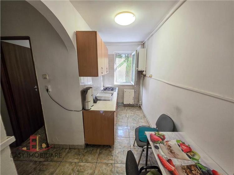 Apartament cu 3 camere decomandat în Dâmbu Pietros