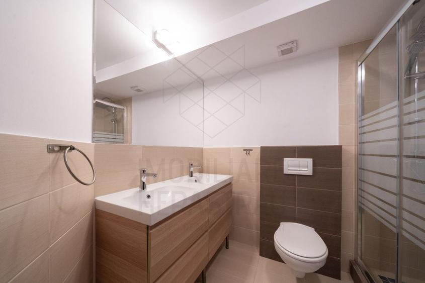 Penthouse cu 5 camere decomandat, mobilat în Herăstrău