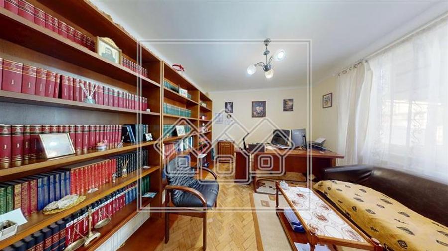 Casă individuală cu 6 camere cu Teren 950 Mp în Valea Aurie