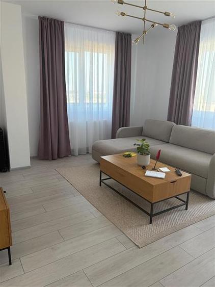 Apartament cu 3 camere decomandat în Theodor Pallady