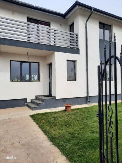 Casă cu 4 camere în Bâcu