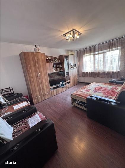 Apartament cu 2 camere decomandat în Apărătorii Patriei
