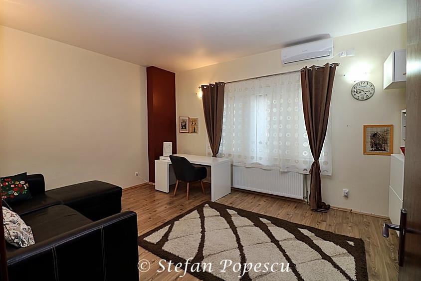 Casă cu 5 camere cu Piscina în Izvorani