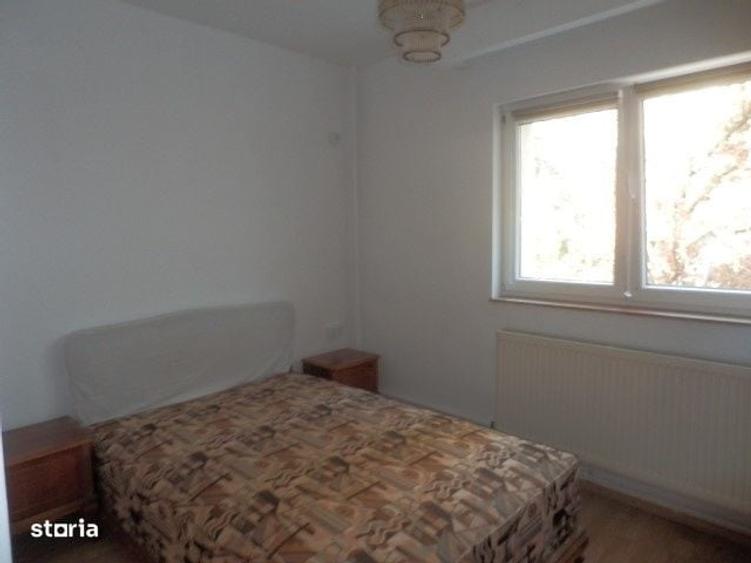 Apartament cu 3 camere decomandat în Aviației