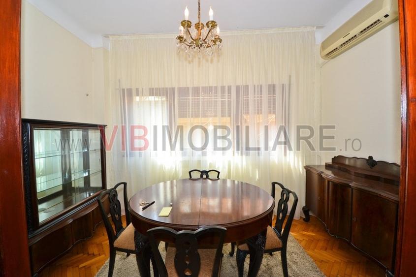 Apartament cu 4 camere semidecomandat în Aviatorilor