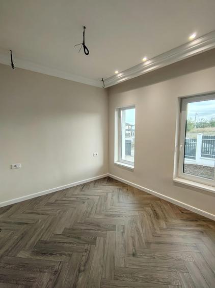 Casă individuală cu 4 camere cu Teren 350 Mp în Miroslava