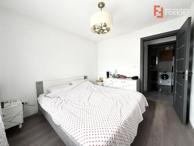 Casă individuală cu 5 camere cu Teren 735 Mp în Sânmihaiu Român