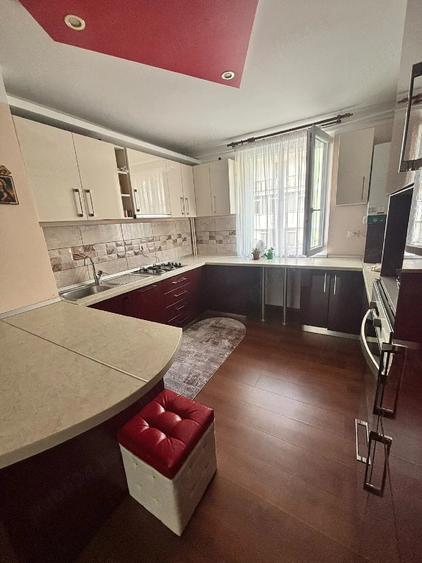 Apartament cu 4 camere decomandat în Central