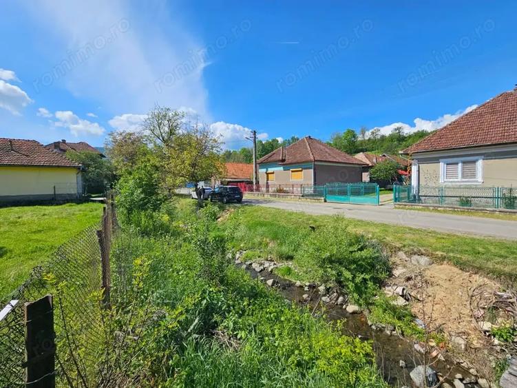Casă cu 3 camere cu Teren 800 Mp în Central